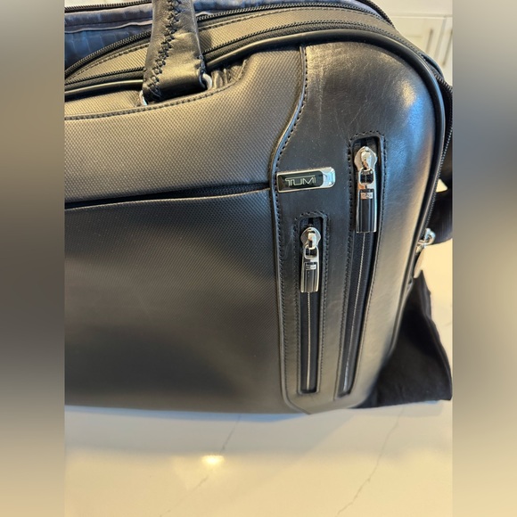 Tumi Narita Slim Black Briefcase - Picture 13 of 14